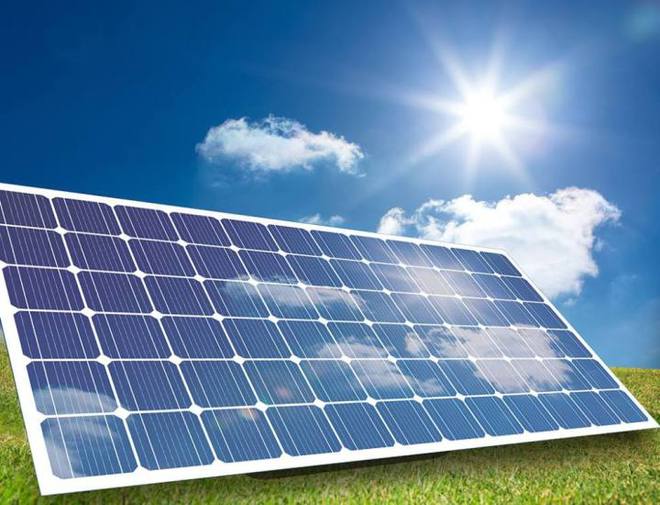 夜光發電新突破 揭秘晝夜可用的太陽能電池板技術